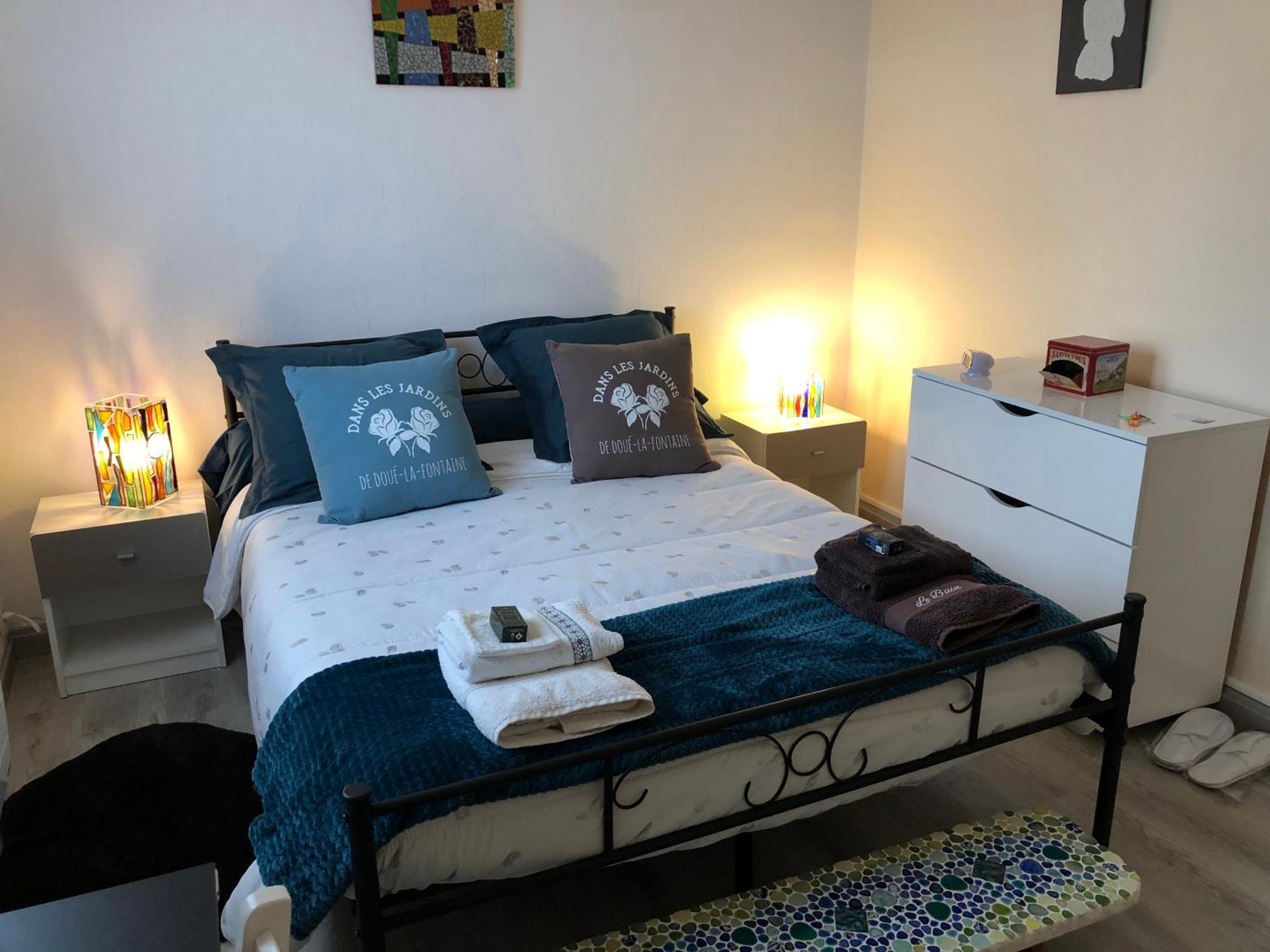 « Chez Annie » Bed & Breakfast Doué-la-Fontaine Eksteriør bilde